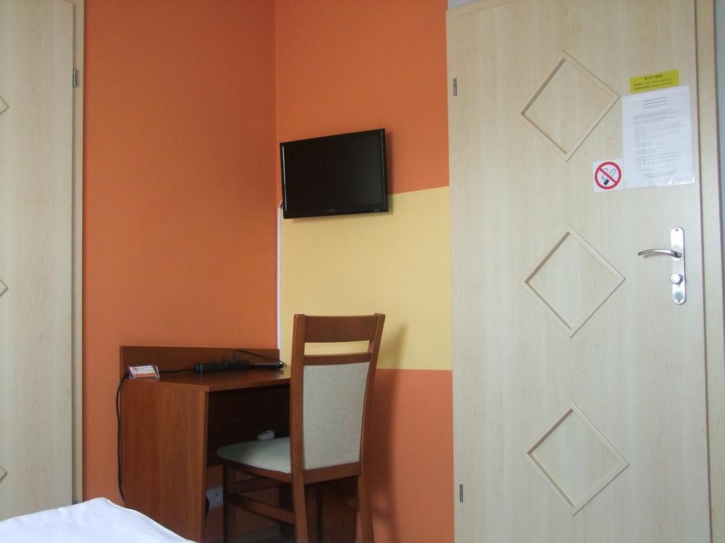 Warnenczyka 85A Bezplatny Parking, Faktura, Prywatna Lazienka, Klimatyzacja Rzeszów Exteriör bild