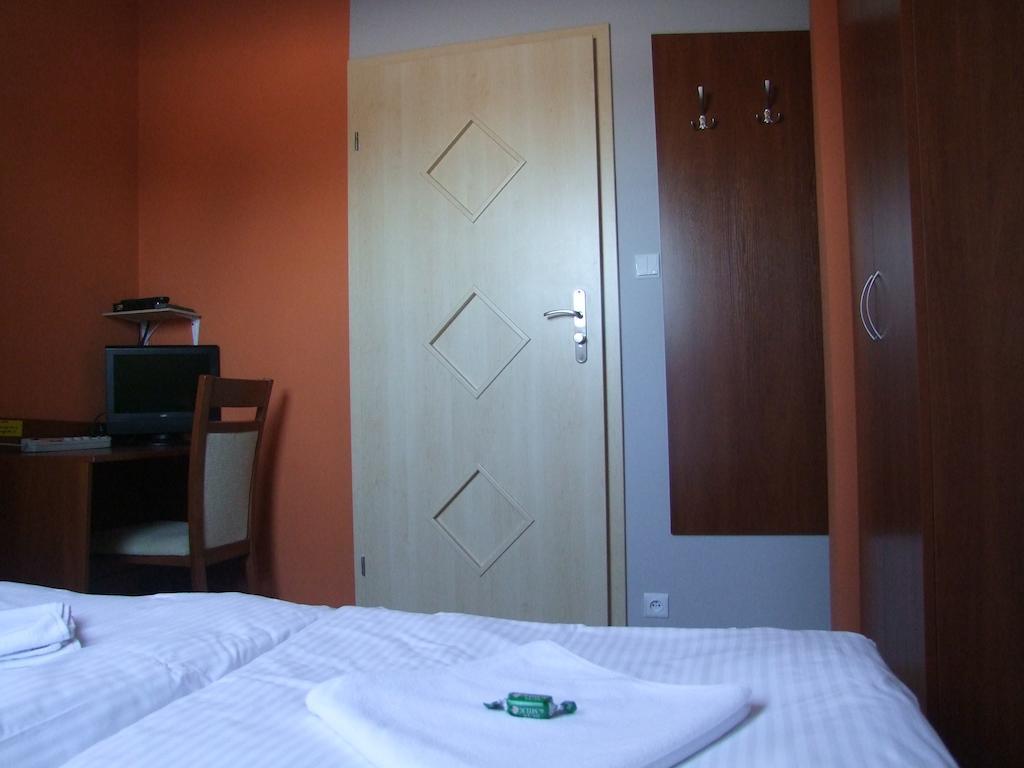 Warnenczyka 85A Bezplatny Parking, Faktura, Prywatna Lazienka, Klimatyzacja Rzeszów Exteriör bild